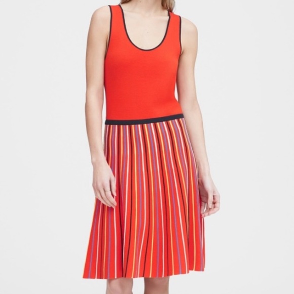 Banana Republic Dresses & Skirts - Banana Republic Red Strip Sleeveless Knit Dress